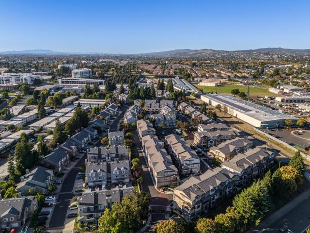 24548 Autumn Mist Way, Hayward CA: https://media.crmls.org/mediaz/d310ba32-bab4-42df-a74f-132e59796f83.jpg