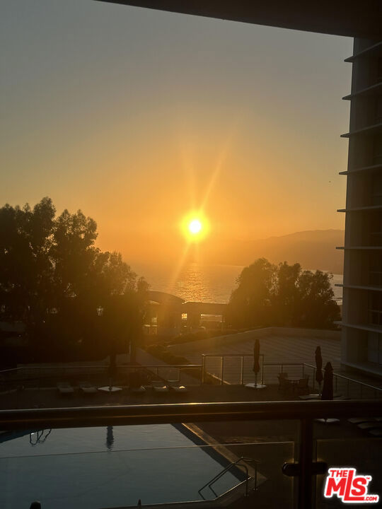 https://media.crmls.org/mediaz/d3110e45-f14b-4cdc-a89b-66da2829147a.jpg?preset=X-Large