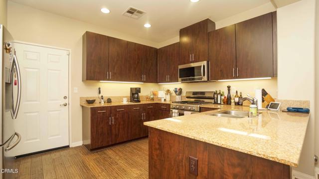 Detail Gallery Image 9 of 28 For 725 Forest Park Bld, Oxnard,  CA 93036 - 3 Beds | 2/1 Baths