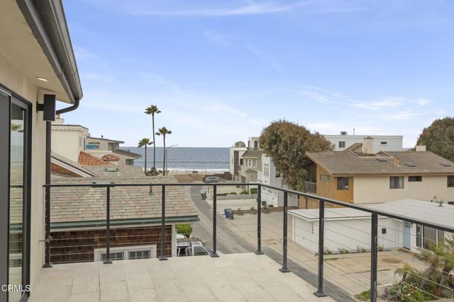 1194 Kingston Lane, Ventura CA: https://media.crmls.org/mediaz/d3128bbf-0ef7-494c-99a4-1bb3b3a25fc5.jpg