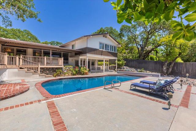 17095 Summit Way, Los Gatos CA: https://media.crmls.org/mediaz/d3129090-9b3b-4557-8a7f-8fc7311d9ee9.jpg