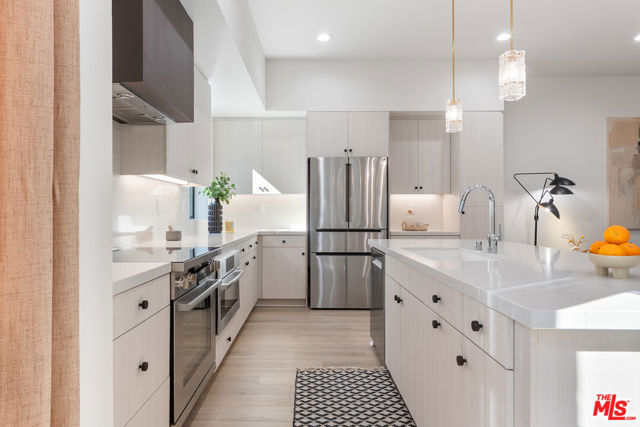 1320 W Cannon Drive, Los Angeles CA: https://media.crmls.org/mediaz/d3132c64-9d54-42cf-acc2-e8154d73bfb5.jpg