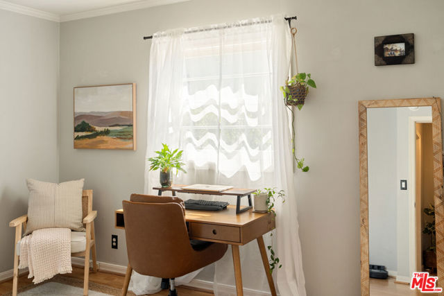 420 Pacific Street, Santa Monica CA: https://media.crmls.org/mediaz/d31409e9-f097-4b7e-9bd3-fb1a90e44e0e.jpg