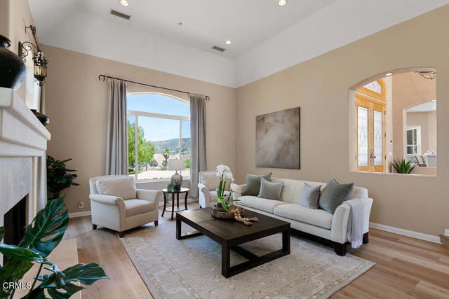2625 Marvella Court, Camarillo CA: https://media.crmls.org/mediaz/d314e64a-00b0-4c5e-ae50-735847eacc87.jpg