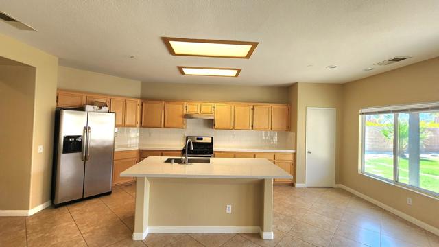 703 Ventana, Palm Springs CA: https://media.crmls.org/mediaz/d3153b92-cd89-4581-b3d2-2dd681f445a2.jpg
