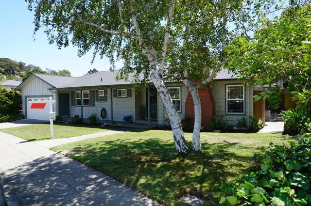 1401 Woodberry Avenue, San Mateo CA: https://media.crmls.org/mediaz/d31661b2-9943-42e4-badf-3863a28bfd24.jpg