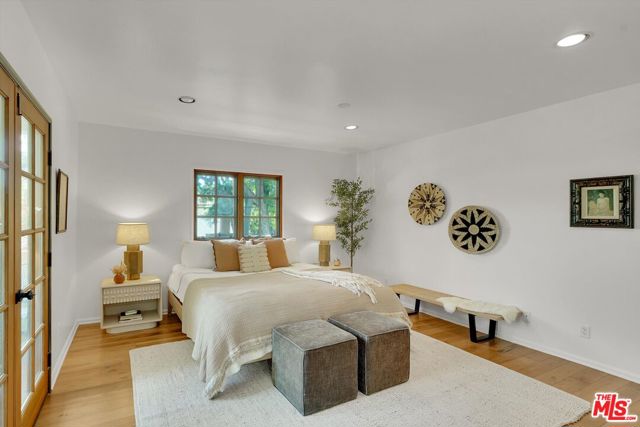 4300 Laurelgrove Avenue, Studio City CA: https://media.crmls.org/mediaz/d316e000-fa9d-4355-880e-58f90f956d90.jpg