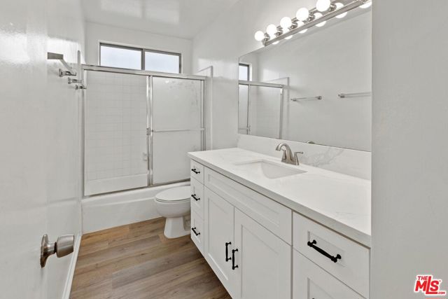 1852 Kelton Avenue, Los Angeles CA: https://media.crmls.org/mediaz/d316ffdf-9224-4a00-b141-6b4cae2dd740.jpg