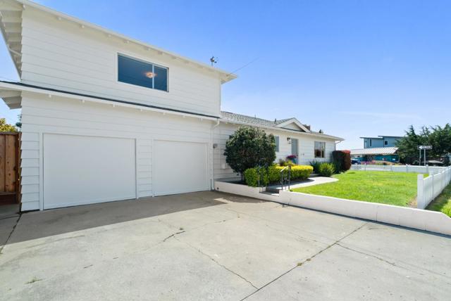 102 32nd Avenue, Santa Cruz CA: https://media.crmls.org/mediaz/d31739ff-c871-4588-b1fd-a779e0642b6d.jpg