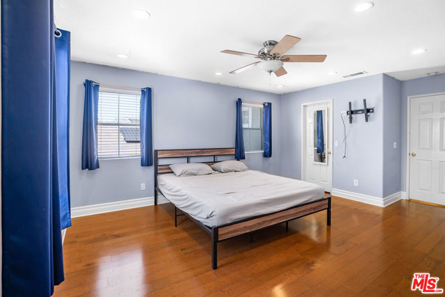 28804 Sugar Bliss Place, Santa Clarita CA: https://media.crmls.org/mediaz/d317c0da-80b3-4b27-bc1b-5508714b6bab.jpg