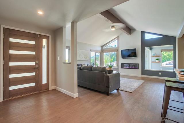 1315 Camino Linda Dr, San Marcos CA: https://media.crmls.org/mediaz/d31906a9-3ad7-4244-a9f6-f932726eff76.jpg