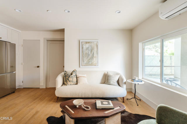 Detail Gallery Image 2 of 17 For 2612 Marathon St #1/4,  Los Angeles,  CA 90026 - 2 Beds | 2 Baths