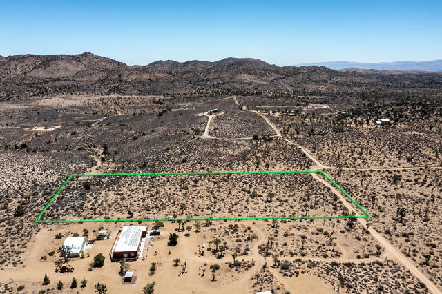 112 Angel View Road, Pioneertown CA: https://media.crmls.org/mediaz/d3195b6e-eb7d-43bf-b25f-a76ec3f7ead7.jpg