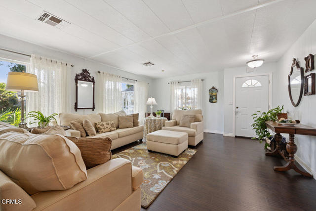 Detail Gallery Image 5 of 39 For 25 Faulkner Ct #25,  Ventura,  CA 93003 - 2 Beds | 2 Baths
