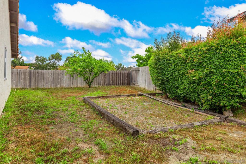 MLS #250032958SD img 21