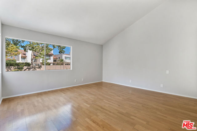 603 Racquet Club Lane, Thousand Oaks CA: https://media.crmls.org/mediaz/d319a275-1cf6-4701-b78f-6534ded467d8.jpg