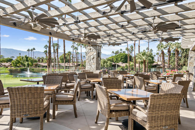 107 Tanglewood Trail, Palm Desert CA: https://media.crmls.org/mediaz/d31a5061-21ce-4d48-a8a0-d2a40c6c4a54.jpg