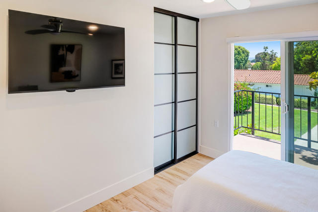 2196 Via Mariposa E, Laguna Woods CA: https://media.crmls.org/mediaz/d31b1a1b-768e-4683-9c6c-dc0c73afb835.jpg