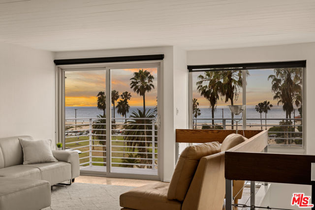 6624 Vista Del Mar, Playa del Rey CA: https://media.crmls.org/mediaz/d31b40ad-41cb-4c49-b080-09e98918a083.jpg