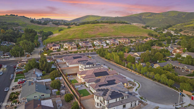339 Toyon Court, Thousand Oaks CA: https://media.crmls.org/mediaz/d31c54a1-0172-4434-ba88-c5f0830653f8.jpg