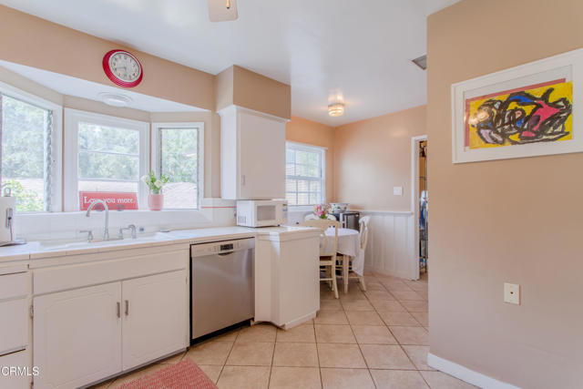 2727 Hollister Terrace, Glendale CA: https://media.crmls.org/mediaz/d31c9413-ee12-47f1-993c-bee8fa985cc5.jpg