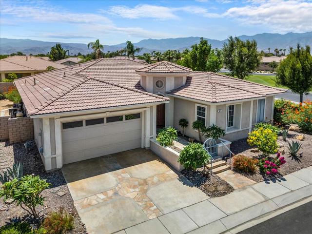 62 Via Del Pienza, Rancho Mirage CA: https://media.crmls.org/mediaz/d31ce170-b1da-4ac2-8192-76ba1f7953bc.jpg