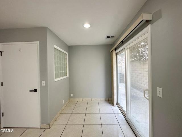 4053 Sunset Lane Lane, Oxnard CA: https://media.crmls.org/mediaz/d31d04a3-6f38-4560-8d39-5dede0d0ea06.jpg