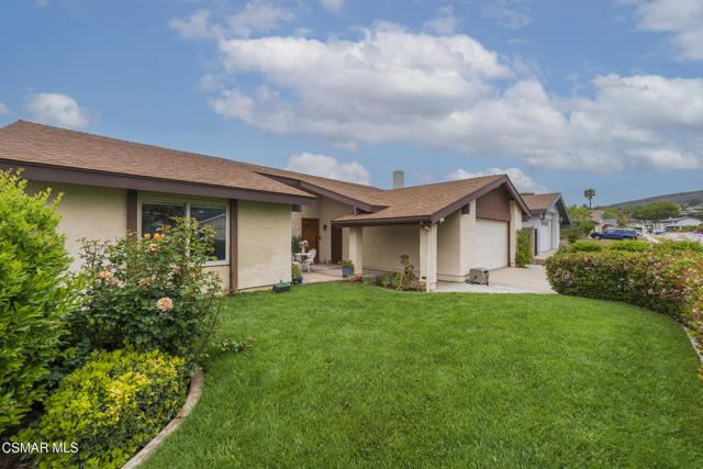 2653 N Broadmoor Avenue, Simi Valley CA: https://media.crmls.org/mediaz/d31db649-8fdb-403f-8c36-07309d1ef408.jpg