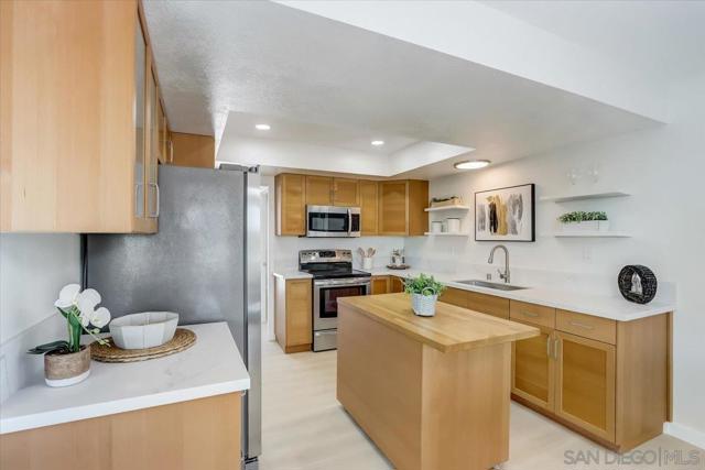 3808 Vista Campana S, Oceanside CA: https://media.crmls.org/mediaz/d31dd76d-902f-4379-96ee-897907ac5131.jpg