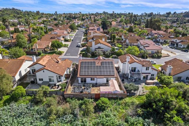 Detail Gallery Image 3 of 29 For 2067 Paseo De Anza, Vista,  CA 92084 - 3 Beds | 2 Baths