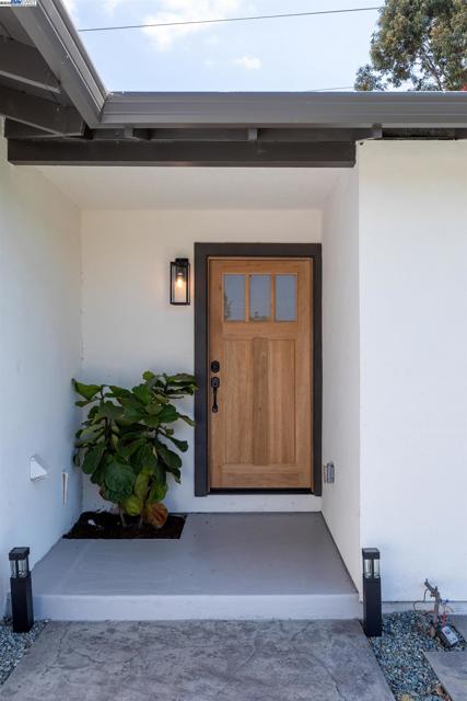 3742 Savannah Rd, Fremont CA: https://media.crmls.org/mediaz/d31e3a64-b185-49a7-81ac-9444a9cab8ad.jpg