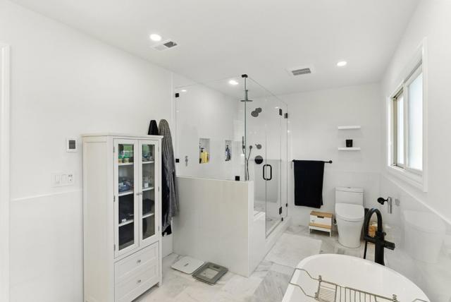 1427 Paloma Avenue, Burlingame CA: https://media.crmls.org/mediaz/d31e5ff8-da72-41f2-82b7-368548cbc74c.jpg