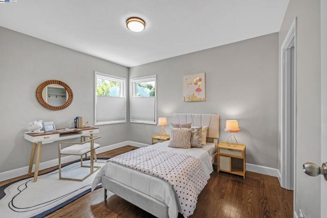 297 Lorraine Blvd, San Leandro CA: https://media.crmls.org/mediaz/d31eedd5-d039-49a0-96d2-eb21e87b2e5c.jpg