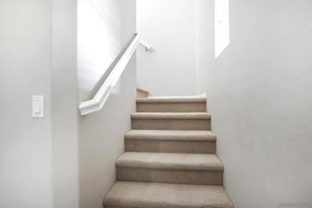 1670 Grasshopper Ln, Chula Vista CA: https://media.crmls.org/mediaz/d31fb9de-fba8-4f5e-aad2-db1954313e06.jpg