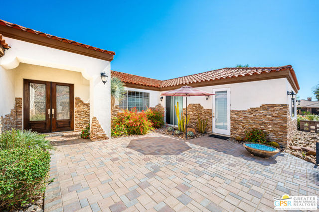 3770 Torito Circle, Palm Springs CA: https://media.crmls.org/mediaz/d32058b8-659b-4788-a535-e252cc35ee1c.jpg