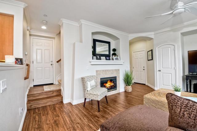 Image 7 of 33 For 900 Custer Avenue