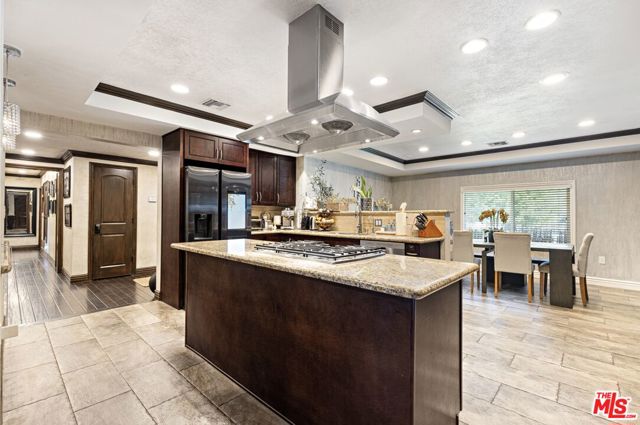22450 Hatteras Street, Woodland Hills CA: https://media.crmls.org/mediaz/d320c71e-c1c9-4830-bdbb-29b80df71bff.jpg