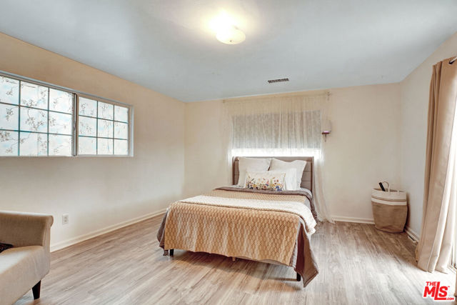 6230 Peach Avenue, Van Nuys CA: https://media.crmls.org/mediaz/d3210a95-e985-4a67-8f4d-a95662423c85.jpg