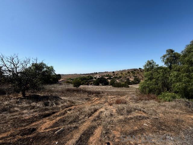 9562 Covey Ln, Escondido CA: https://media.crmls.org/mediaz/d321ce29-a49b-483a-81ff-fbdbfbcc5699.jpg