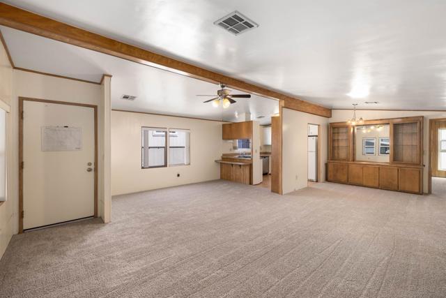 9255 N Magnolia Avenue, Santee CA: https://media.crmls.org/mediaz/d321de26-3f51-4295-8e08-e39377faeb52.jpg