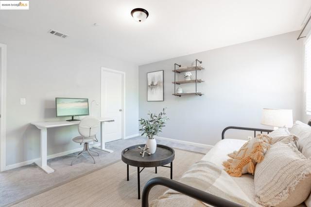 719 Monte Verde Ln, Brentwood CA: https://media.crmls.org/mediaz/d321ebcb-daa5-436b-a9b0-deb76fbfa946.jpg