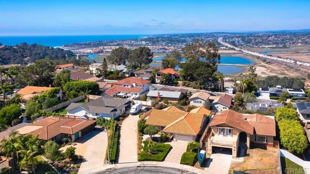 Detail Gallery Image 1 of 34 For 2476 Pinewood St, Del Mar,  CA 92014 - 3 Beds | 2 Baths