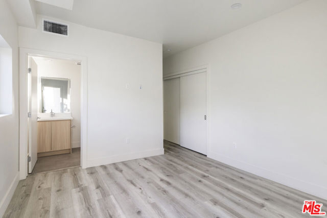 3210 1/2 Verdugo Road, Los Angeles CA: https://media.crmls.org/mediaz/d3240a93-c66c-468b-8fa6-cbe643799528.jpg