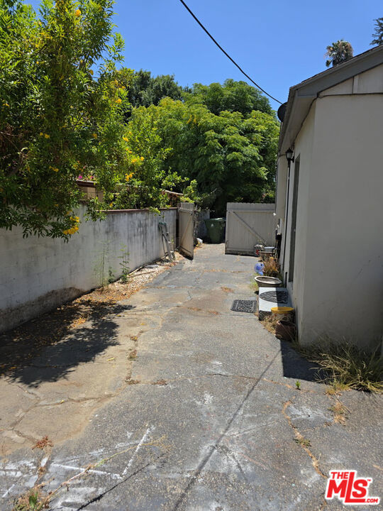 2 Bed Home for Sale in Los Angeles, California