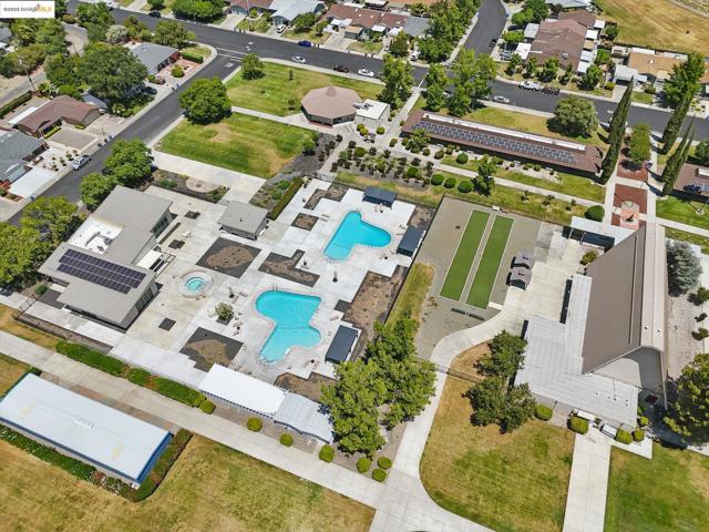177 Bryce Way, Vacaville CA: https://media.crmls.org/mediaz/d325020c-5b5a-4d83-aea2-addb1ce79c34.jpg