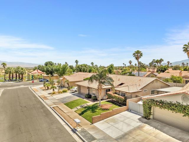 69867 Kent Place, Cathedral City CA: https://media.crmls.org/mediaz/d325250a-ea50-444f-96e4-a1db45da33c1.jpg