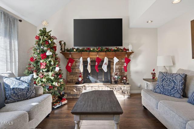 Detail Gallery Image 7 of 36 For 1327 Johnson Dr, Ventura,  CA 93003 - 3 Beds | 2/1 Baths