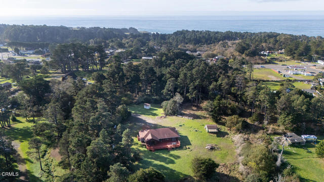 18391 Old Coast Highway, Fort Bragg CA: https://media.crmls.org/mediaz/d32577e4-4072-47ce-ad2b-5568aa282b21.jpg