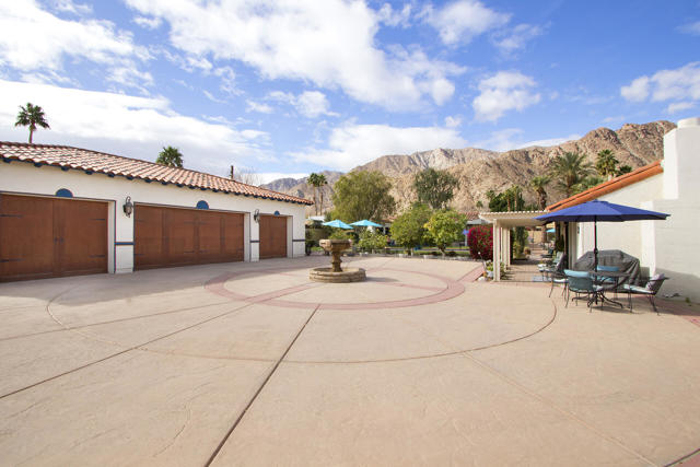 52404 Avenida Rubio, La Quinta CA: https://media.crmls.org/mediaz/d3258664-1f5b-4b7c-8c86-9cf599963fdc.jpg