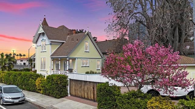 398 W San Fernando, San Jose CA: https://media.crmls.org/mediaz/d3261658-05e2-483f-85c3-38846d404fa5.jpg